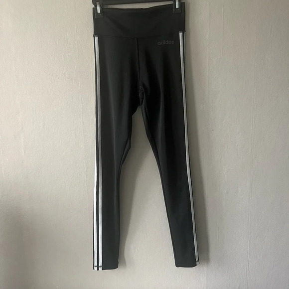 🛍️Adidas Climate Performance Black Leggings Size XS - Picture 1 of 6